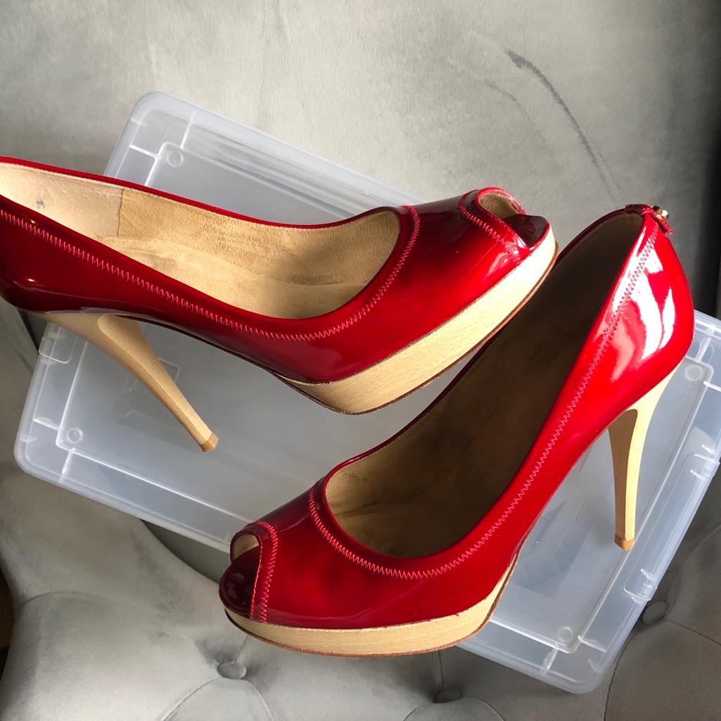 Stuart Weitzman Avignon Red Patent Leather Peeptoe Platform Heels W Plastic Box